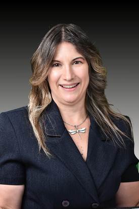 A person smiling for the camera

Description automatically generated with low confidence